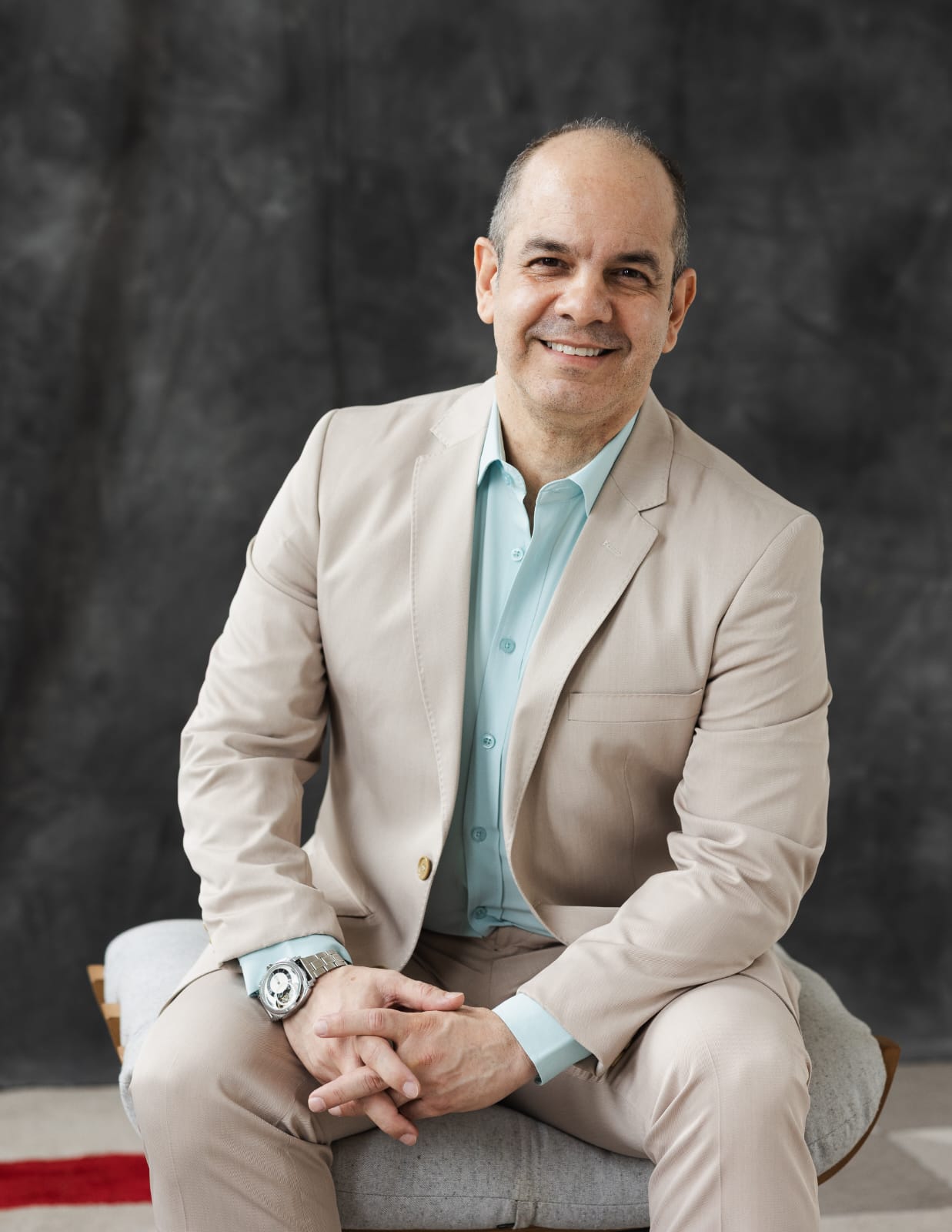 Dr. Celso Mangili, cirurgião plástico